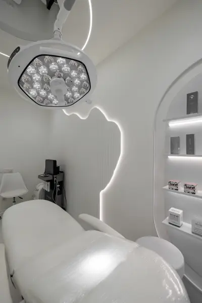 Utilaje cosmetologice premium Candela Nordlys, HydraFacial, IntraCeuticals, Elysion Pro U disponibile la Lia Aesthetic Clinic